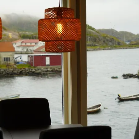 Modern Ocean Escape, Lofoten